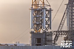 SpaceX Starship Flight 5 Hazırlıkları: Booster 12 Statik Ateşlemeleri ve Lansman Pad B İstifleme Çalışmaları.