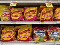 Why trick-or-treaters may bag more gummy candy than chocolate this Halloween