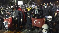 Opnieuw grote protesten Turkije, ook bij rechtbank waar burgemeester Imamoglu wordt verhoord