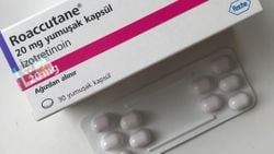 İzotretinoin Nedir? Nerede Kullanılır?