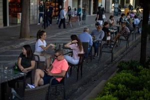 Madrid Police Bust Gang Stealing Over 1,100 Restaurant Chairs