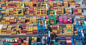 Trump Praises US-China Trade Talks In Switzerland
