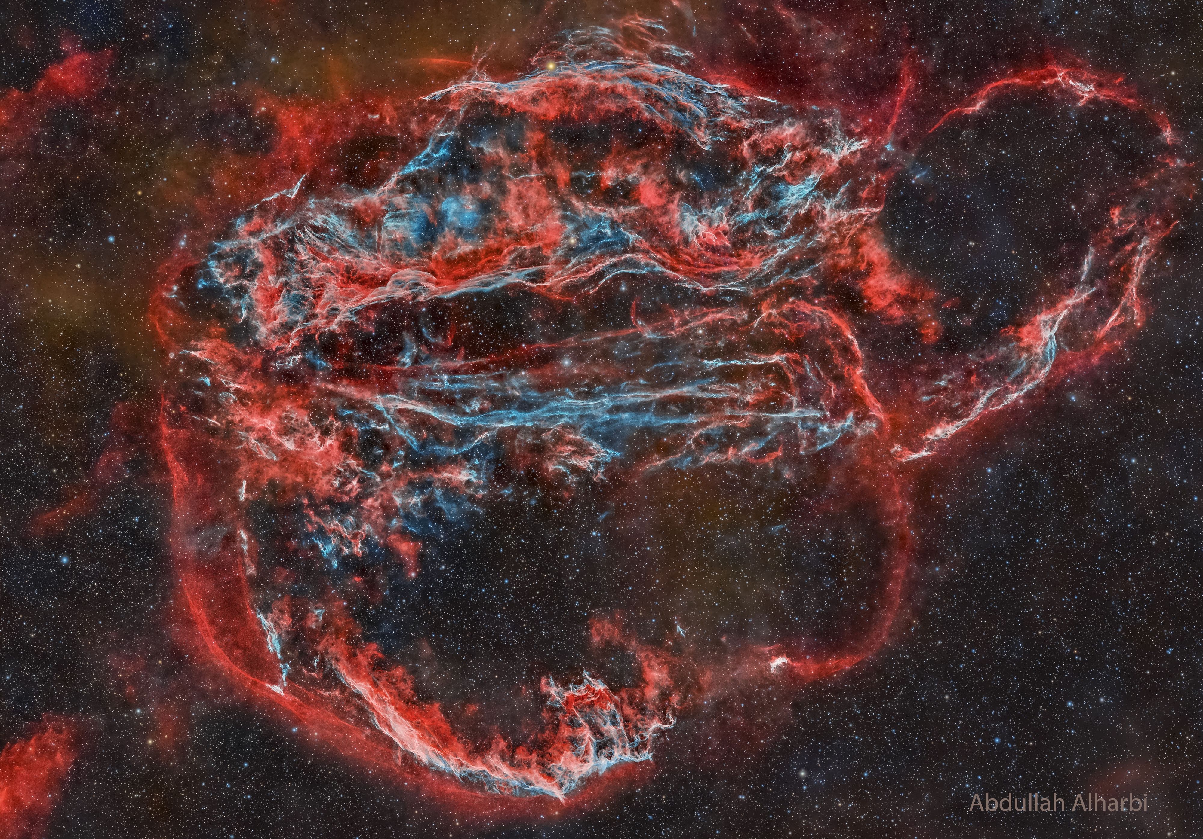 Veil Nebula: Wisps of an Ancient Supernova