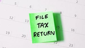 IRS Announces 2025 Tax Refund And Stimulus Payment Schedules