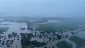 North Queensland Airports Reopen Amid Severe Flooding Crisis