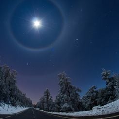 A Quadruple Lunar Halo Over Spain