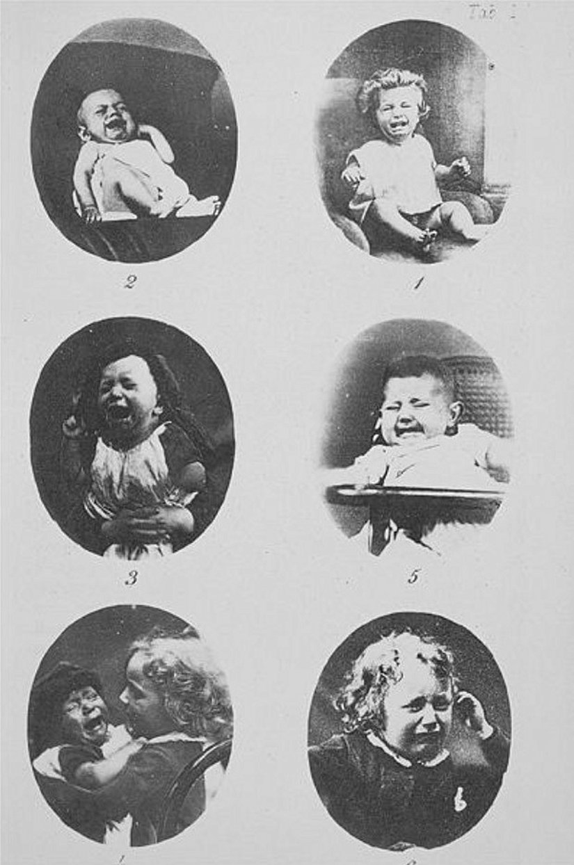 Çocuklar: Acı çekerken ve ağlarken.