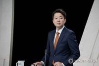 '여성 신체 관련 폭력적 표현' 이준석 의원 제명 청원 국회 심사