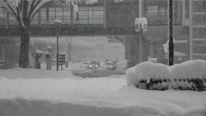 Severe Snowstorm Hits Kanto Region, Road Closures Implemented