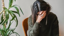 SÜREKLİ YORGUN HİSSETMENİN 7 SEBEBİ VE ÇÖZÜMÜ | Sürekli Yorgunluk Hali Nasıl Geçer?