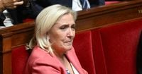 Présidentielle 2027 : vive réaction de Marine Le Pen après un sondage donnant Jordan Bardella gagnant : Actualités - Orange