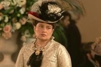 ‘The Gilded Age’ stars Carrie Coon and Morgan Spector “loved