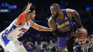 Lakers Fall To 76ers After Davis Injury