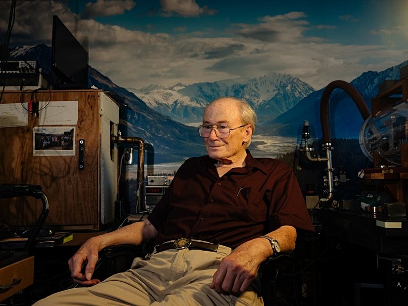 Fizik Profesörü Jim Woodward