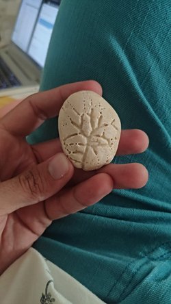 Bu taş yapay yollardan mı, doğal yollardan mı oluşmuş?