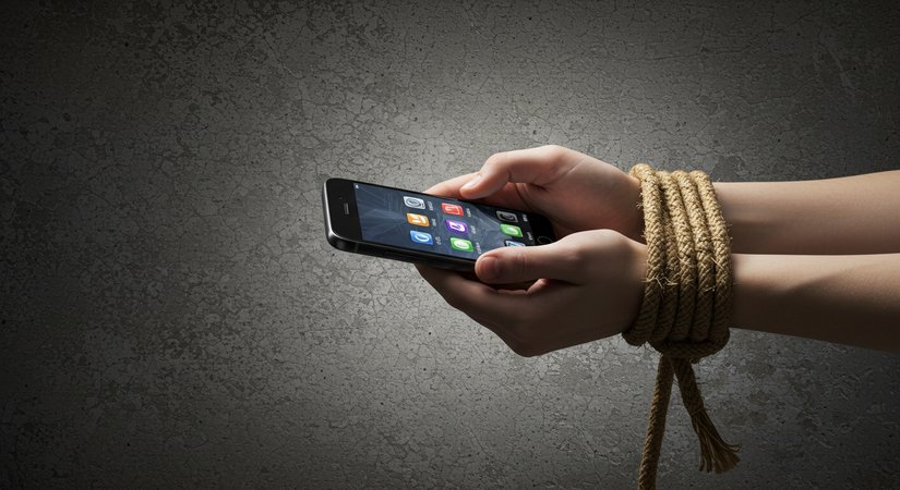 Fazla sosyal medya kullanımı ile diğer bağımlılıklar ilgili bulunmuştur.