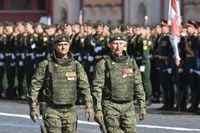 Расчет участников СВО прошел по Красной площади на параде Победы