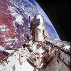 Yörüngede Astro-2