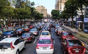 Mexico City Enforces Saturday No-Drive Program To Curb Pollution