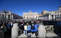 Oggi comincia il conclave, quando sarà la prima 'fumata'