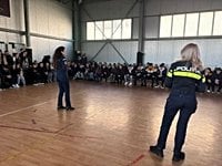 (FOTO) Acțiune preventivă. Polițiștii, întâlnire cu elevii râmniceni - Jurnalul de Buzau