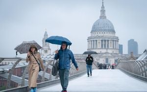 UK Faces Disruptive Snow And Bitterly Cold Temperatures