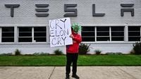 Tesla Stock Slumps Again As Another Firm Warns Of Elon Musk-Led Company’s ‘Sales Woes’