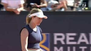 Collins And Swiatek Set For Intense Italian Open Clash