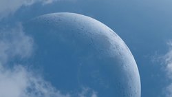 Ay Neden Bazen Gündüz Vakti de Görünür?