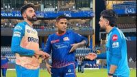 Suryakumar Yadav ‘busted’ by DSP Mohammed Siraj ahead of MI vs GT game, Rashid Khan left in splits | Watch viral video | Mint