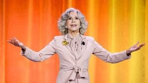 Jane Fonda Leads Hollywood Revival Of Free Speech Fight