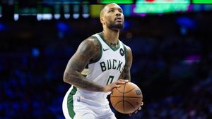 Lillard's 43 Points Propel Bucks Past 76ers