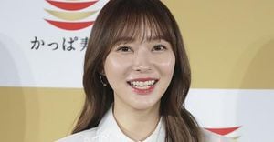 Rino Sashihara Discusses Relationship Struggles On New Show