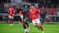 Football - National : réduit à 10, QRM mène de deux buts face au FCR, suivez le derby rouennais ! - ici