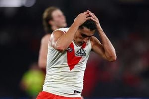 Essendon Holds On For Thrilling Win Over Sydney
