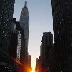 Manhattanhenge: A New York Sunset