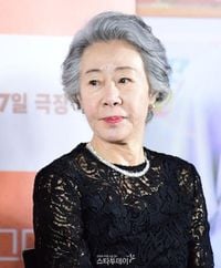 “아들 커밍아웃, 이젠 사위를 더 사랑”…윤여정, 최초 고백한 가족사 - 매일경제
