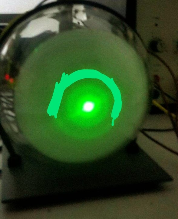 Electron Diffraction deneyi, 2015 veya 2016 olması lazım :) Çizgiler belki bazı ekranlarda görünmüyordur diye en dış halkanın yarısını kalemle belirgin hale getirdim.