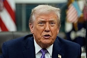 Trump Faces Political Crossroads After Turbulent Year