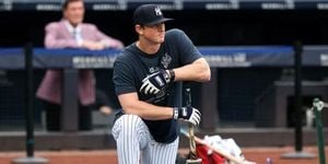 Yankees Designate DJ LeMahieu As Roster Shakeup Begins