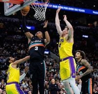 3 takeaways as boost from Keldon Johnson leads Spurs past Lakers