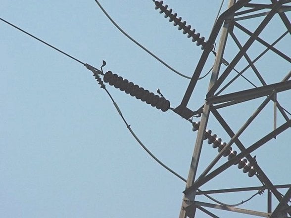 Yüksek gerilim hatlarındaki topraklama sistemi