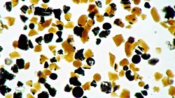 Apollo Astronotlarının Keşfettiği Turuncu Cam Boncuklar, Ay’ın Gizli Volkanik Geçmişini Ortaya Çıkardı.