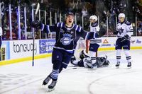 Précourt intraitable : les Sags réduisent l’écart à 2-1 - Sagueneens de Chicoutimi