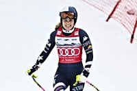 Lindsey Vonn says she tore ACL in crash, still hopes to compete in Olympics