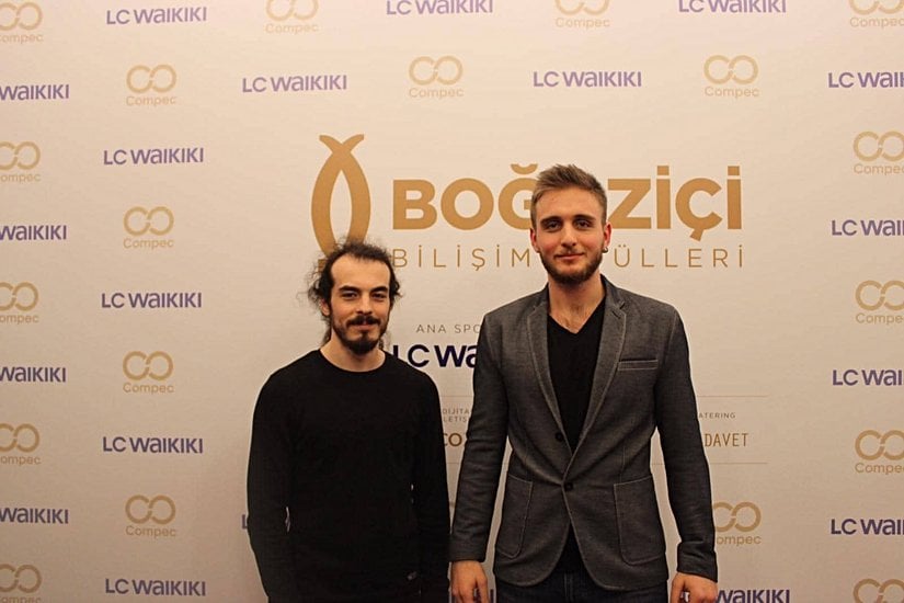 Ödül törenine, Evrim Ağacı'nı temsilen Eyüp Can Akman ve Çınar Ege Bakırcı katıldı.