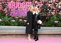 Renée Zellweger Unveils 'Bridget Jones' Statue in London | Artnet News