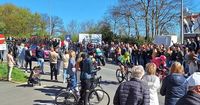 Kopgroep, koers en caféplezier: De Ronde leeft in Sint-Eloois-Vijve