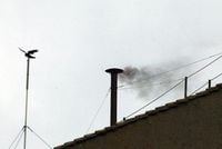 Fumata nera alla prima votazione per eleggere il Papa Agenzia di stampa Italpress - Italpress