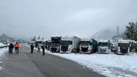 Neige en Savoie : près de 530 camions bloqués en Maurienne avant le tunnel du Fréjus - ici